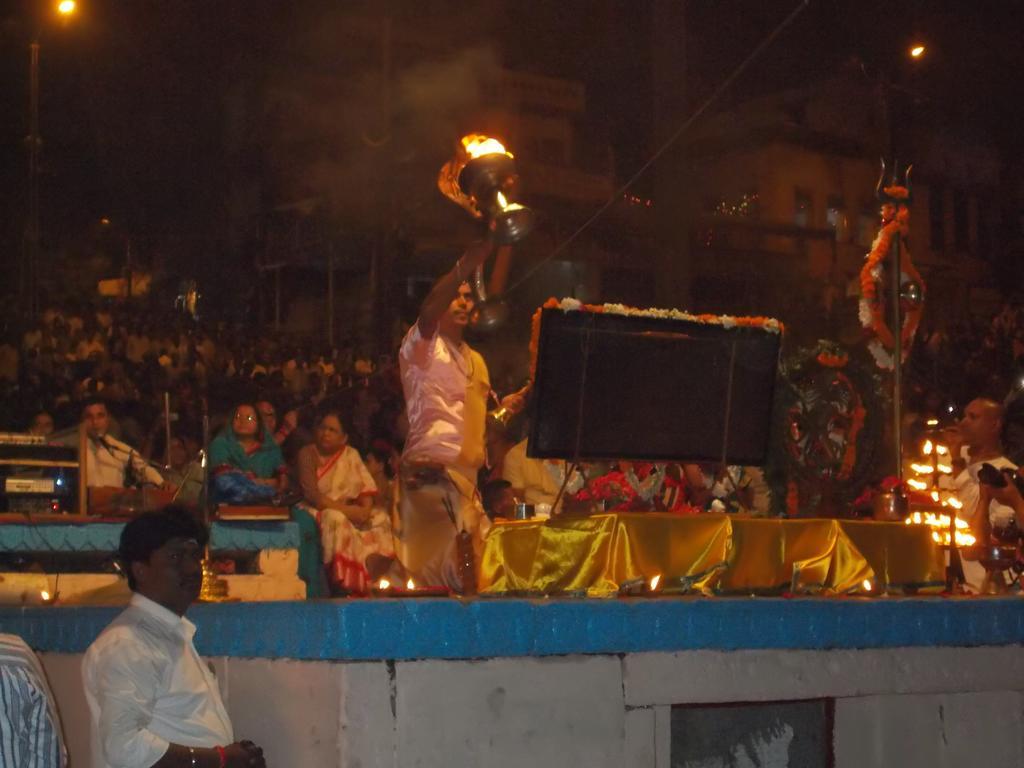 Grg Shanti Guest House Varanasi Near Manikarnika Ghat Εξωτερικό φωτογραφία